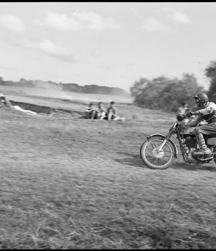 2018N_2017-20_MS001029a - Guild Leaf international moto-cross series at Woodville