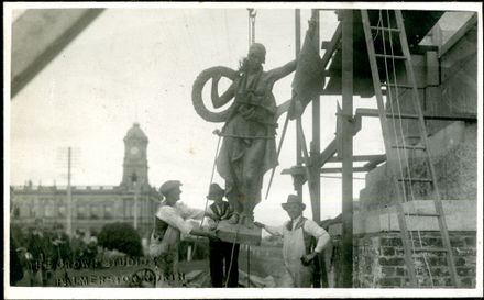 Palmerston North War Memorial, The Square - Resource cover image