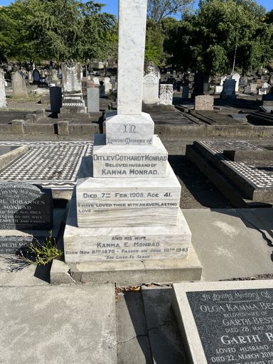 Headstone - Monrad family - Resource cover image