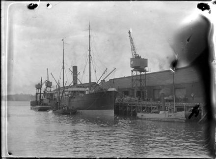 Unknown Ship - Berry Family Collection - Resource cover image