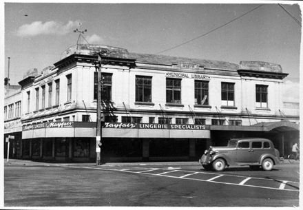 The Public Library in the 1950s
