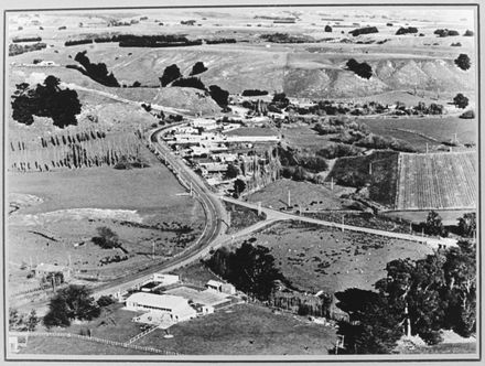 Aerial View of Aokautere School and Settlement - Resource cover image