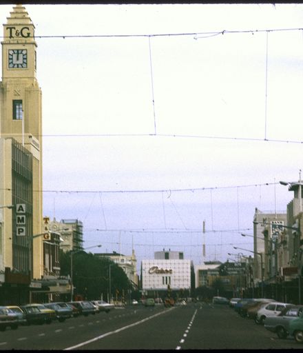 Looking Down Broadway Avenue Towards The Square