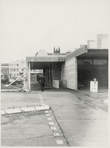 Construction of the Civic Administration Building in The Square