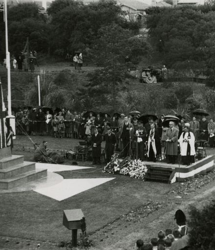 Unveiling of War Memorial, Memorial Park