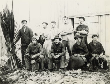 Staff of Oliver Austin's Flaxmill, Foxton