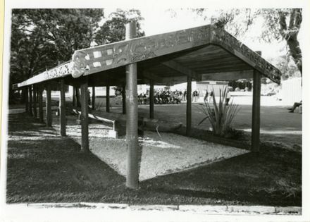 Hei whakamarua te waka / Canoe shelter