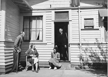 Evans Family Collection: Emma Catherine Evans and friends, 5 Mansford Place