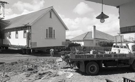 St John's Presbyterian Church Moves to Highbury