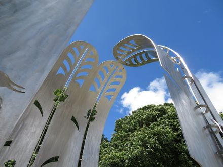 Nga Huruhuru Rangatira public sculpture