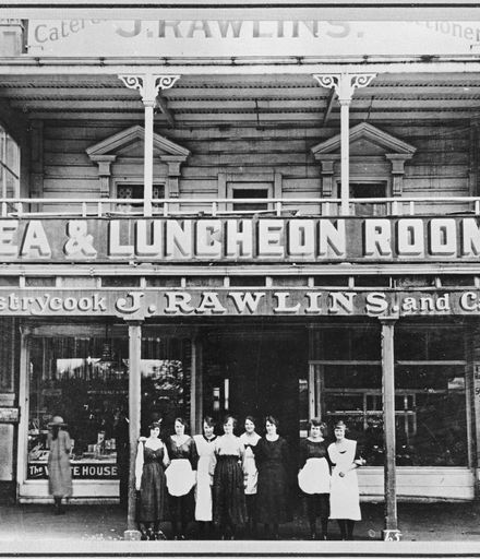 J Rawlins Tea and Luncheon Rooms, The Square