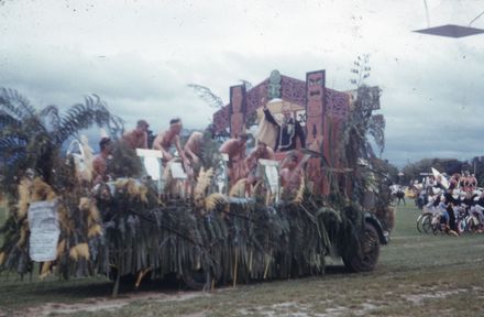 Floral Festival Parade - Manawatū Savage Club float