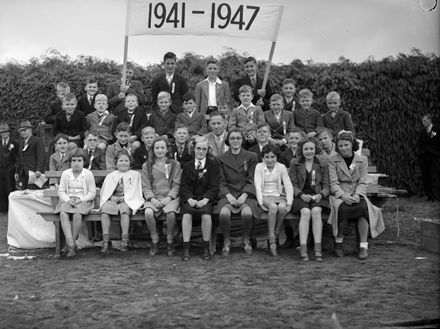 Hamua School Reunion, Class of 1941 - 1947 - Resource cover image