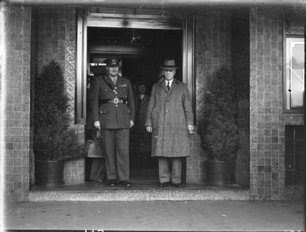 Bernard Cyril Freyberg, 1st Baron Freyberg - Resource cover image