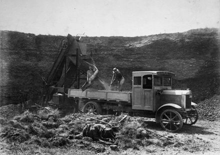 Child Brothers Ltd automatic metal loader working in metal pit, Albert Street