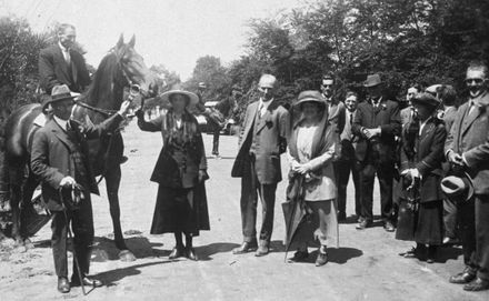 Governor General Lord Jellicoe and Lady Jellicoe at the Esplanade