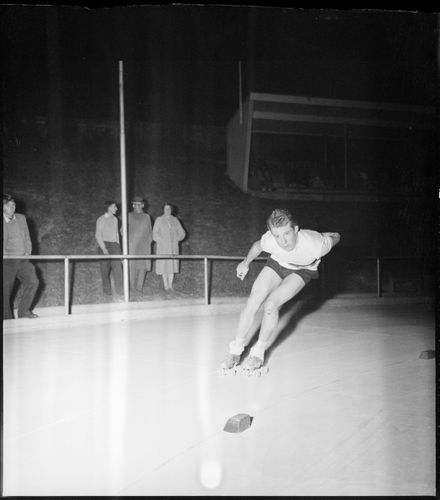 "Mervyn Wybrott" Speed Skater from Hastings - Resource cover image