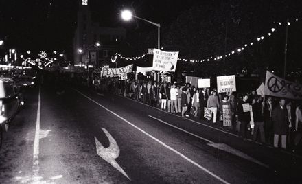 "2000 in Peaceful March Against War"