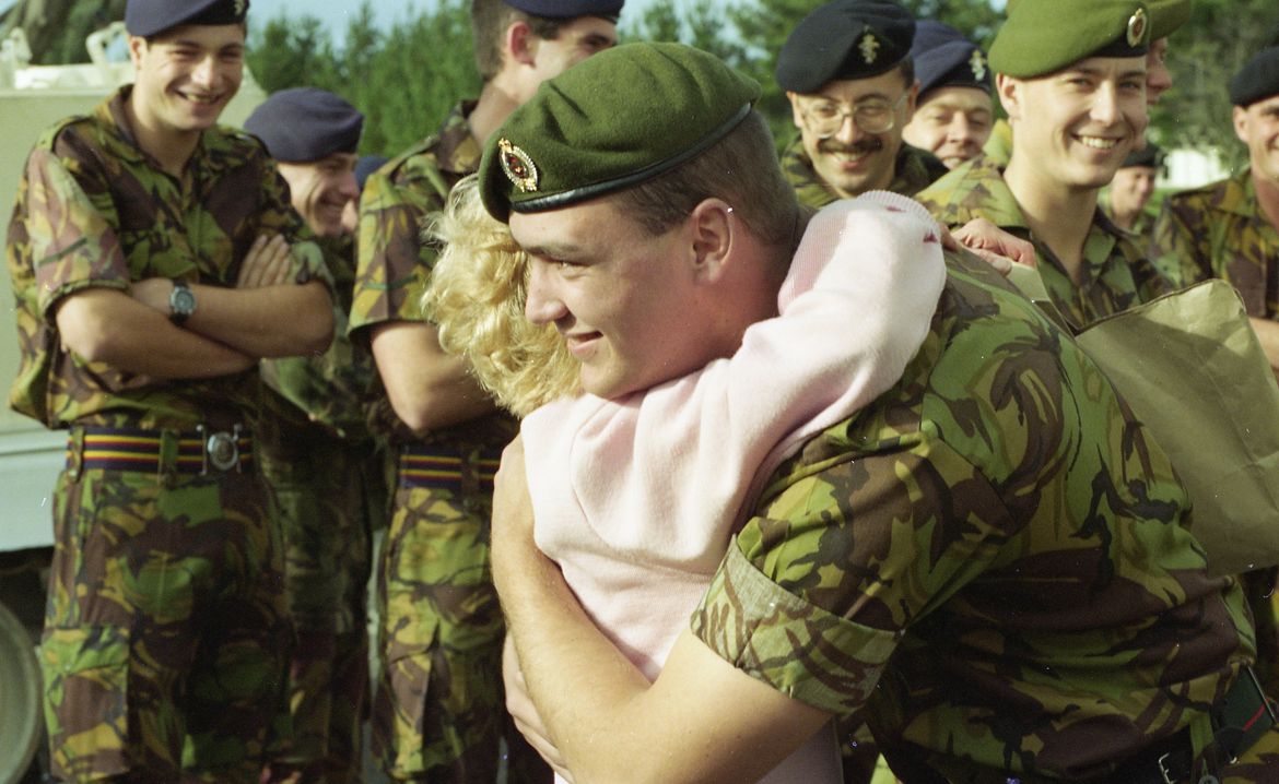 Madge Allsop greets Linton Soliders