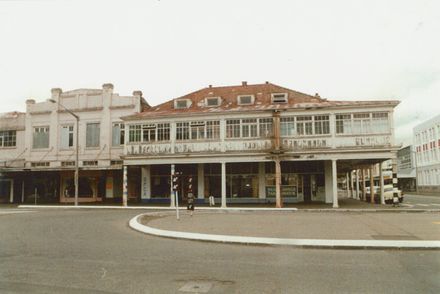 Former Returned Servicemen's Club and Midland Hotel, corner of George and Cuba Streets