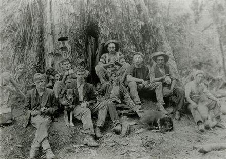 Mill workers at tea, Kahuterawa