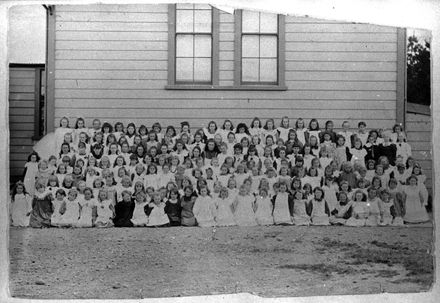 Campbell Street School Pupils - Girls