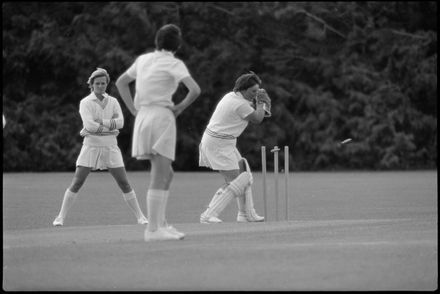 "Kiwi side keeps final bid alive" - Resource cover image