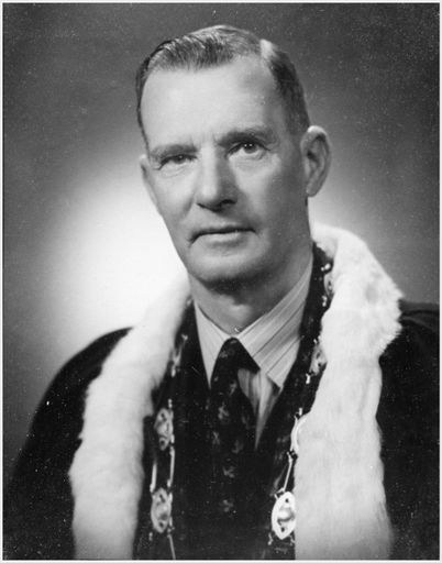 Geoffrey Tremaine, Mayor (1947-1956)