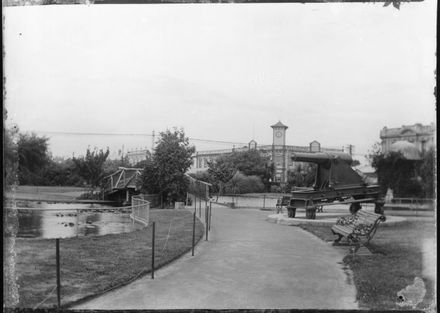 Cannon and Lakelet in The Square