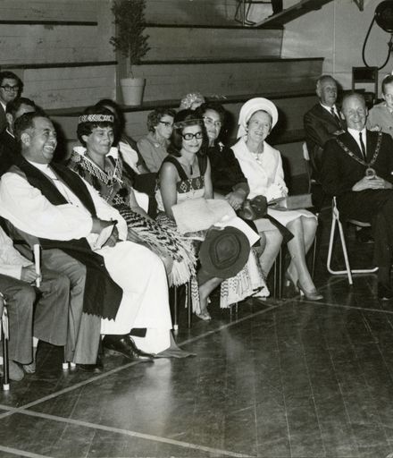 Ko Meihana Durie e whaikōrero ana; Palmerston North Centennial meeting