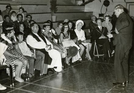 Ko Meihana Durie e whaikōrero ana; Palmerston North Centennial meeting