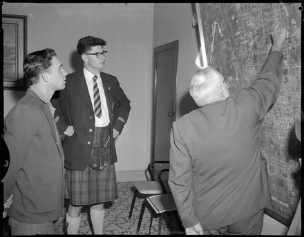 "Otaki Scholar Meets Mayor" David Barron and G.M. Rennie - Resource cover image