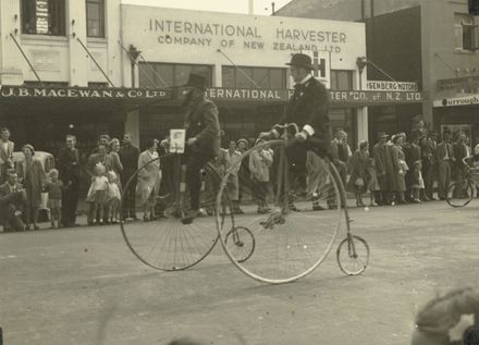 Palmerston North's 75th Jubilee celebration parade