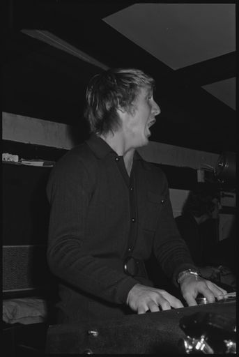 Unknown party attendees - Resource cover image