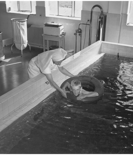 Evans Family Collection:Palmerston North Hospital Physiotherapy pool