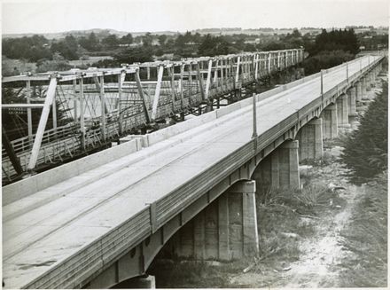 Bulls Bridges Old and New - Resource cover image