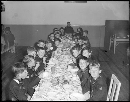"Cubs Enjoy Christmas Party"