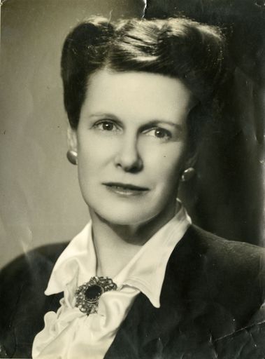 Portrait of Gwen Gibbs