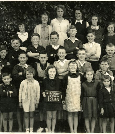 Newbury School class photo, 1940