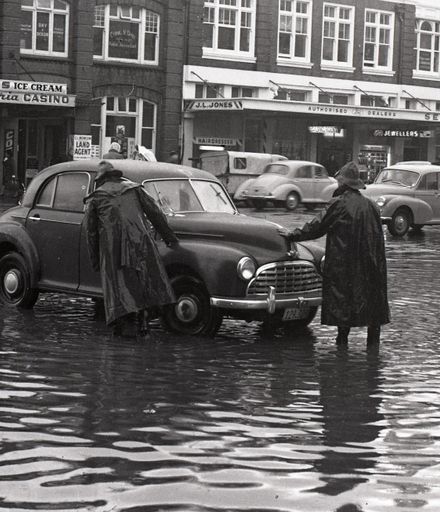 "Minor Flood in City"