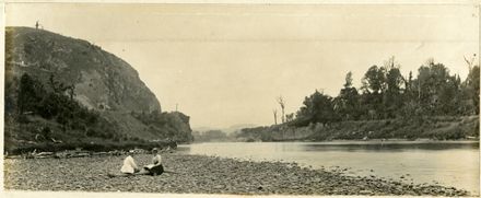 Picnic in the Manawatu Gorge - Resource cover image