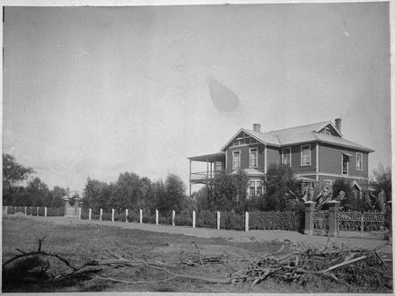 "Te Mahoe", College Street