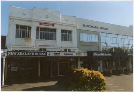 The Square, Between Rangitikei Street and Coleman Mall