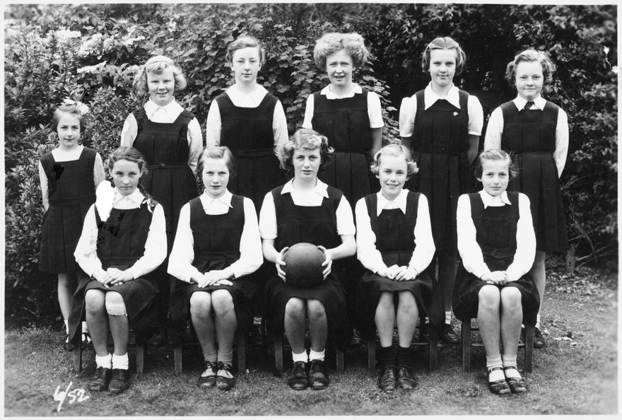 2022P_AshhurstSchool-S10-F12_039717 - Ashhurst School, Girls Sports Team, 6/52