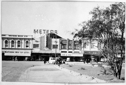 Meteor Picture Theatre, The Square