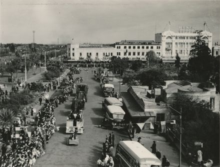 Victory in Europe parade, The Square