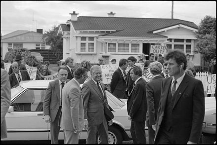 “Relaxed Kiwi hospitality showers Jimmy” - Resource cover image