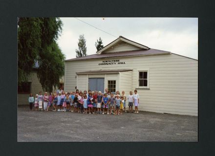Pupils from Aokautere School outside the Aokautere Community Hall - Resource cover image