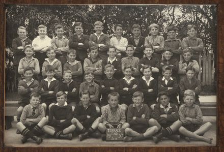 Terrace End School - Standard 4, 1933