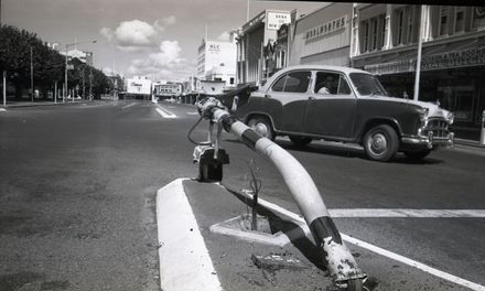 "Wrecked Traffic Light" - Resource cover image